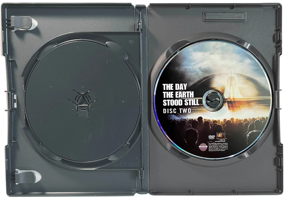 The Day the Earth Stood Still (2-Disc DVD, 1951, Special Ed)   Michael Rennie - Image 4 of 4