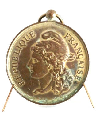 Médaille OR (métal doré) Soissons - concours musical St Waast 16/06/1895 (jn60) - Photo 1/2