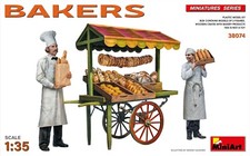 Bakers Figure 1:35 Plastic Model Kit MINIART
