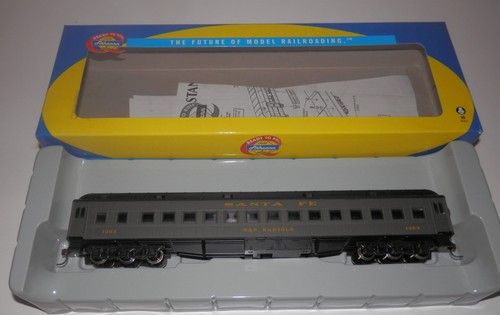 Coche entrenador de peso pesado Athearn escala HO Santa Fe ATSF 1363 'San Bartolo' #7855 | Condition: Used
