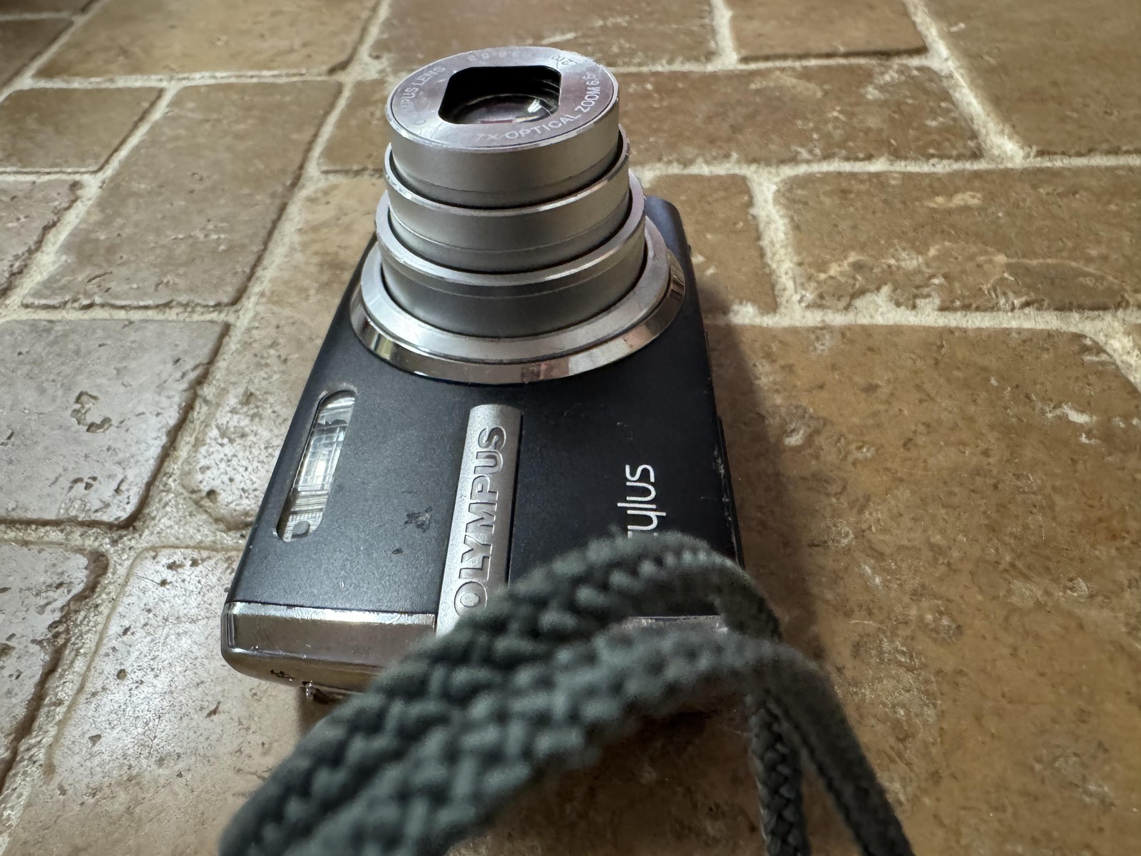 Olympus Stylus 1010 Digital Camera 10.1 MP 7x Zoom Black HyperCrystal LCD