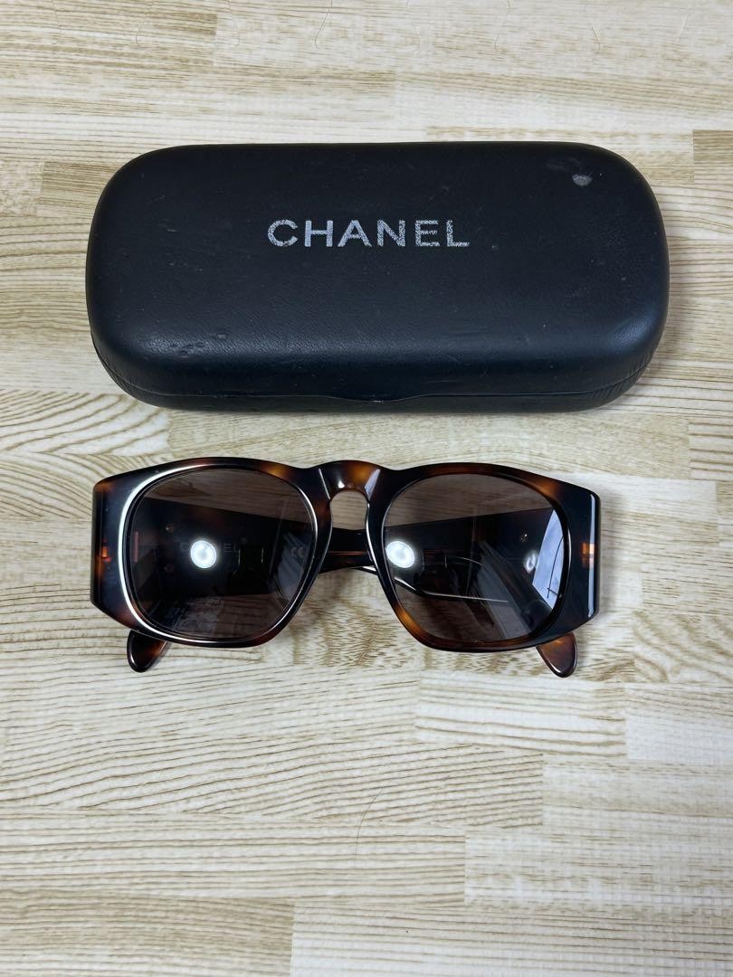 Chanel Coco Mark Tortoiseshell Sunglasses with Gold Case