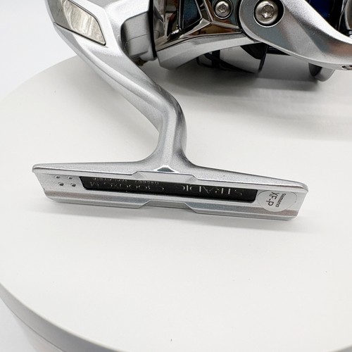 Shimano 23 Stradic C3000XG Spinning Reel New JP - Picture 9 of 15