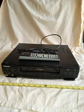 TOSHIBA W-249 VIDEO CASSETTE RECORDER 4 HEAD HI-FI VCR VHS TESTED w/ REMOTE.