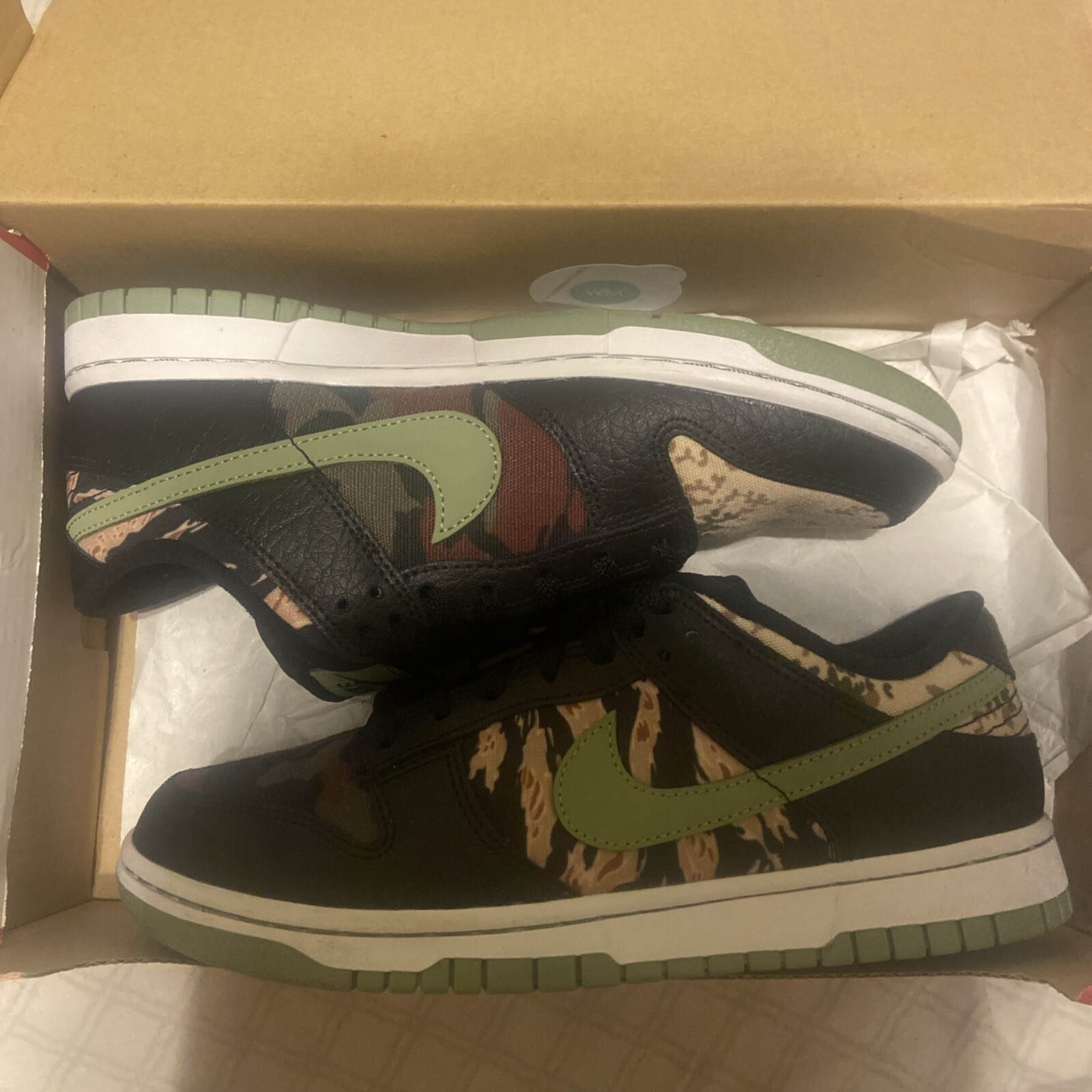 dunks - image 1