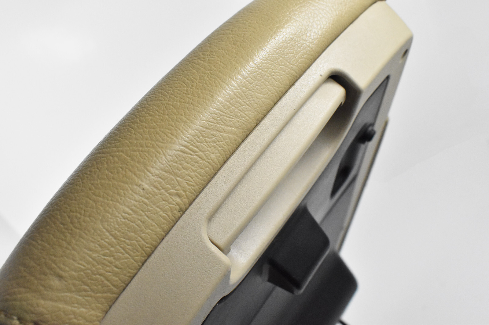 20052010 Toyota Avalon Center Console Beige Leather Armrest Lid