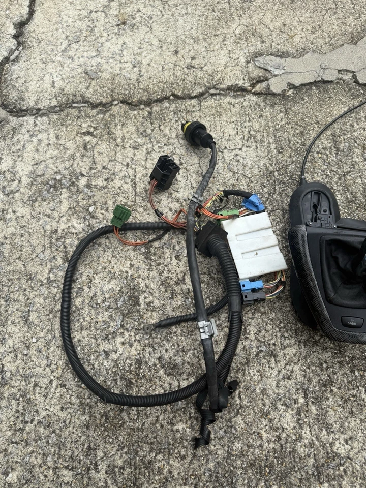 BMW 335is DCT SHIFTER + CARBON TRIM + DCT TRANSMISSION HARNESS - Image 2 of 3