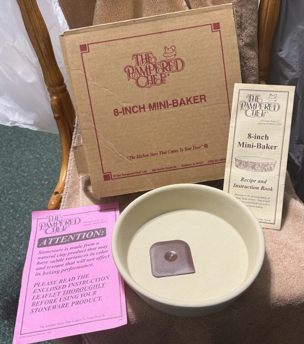 The Pampered Chef 8" Inch Mini Baker