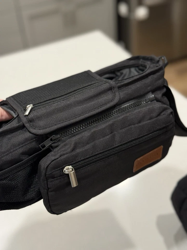 Organizador Universal para Cochecito Momcozy con Portavasos Aislado, PRE-USADO Foto 3 de 4