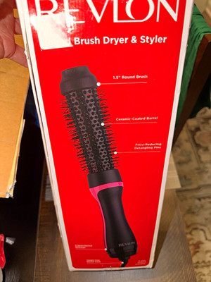 Revlon Salon One-Step Brush Dryer & Styler Ceramic Barrel 1.5in 1100W Pink