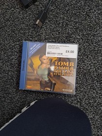 Sega Dreamcast Video Game Console with Controllers and 2x VMU