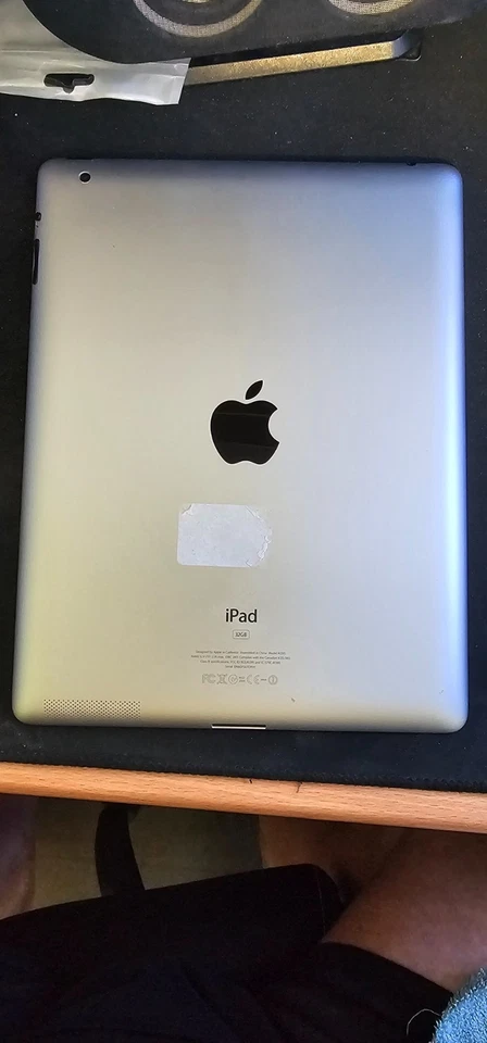 Apple iPad 2 A1396 9.7" 32GB Wi-Fi Silver Black - Image 3 of 3