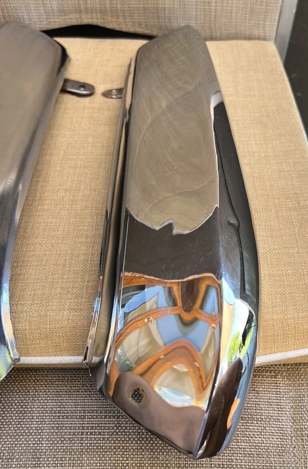 MAZDA ROTATIVO 1974-78 RX2 CAPELLA S4 CROMO GENUINO RHS-LHS BARRA PARACHOQUES TRASERO EXTREMOS! Foto 3 de 4