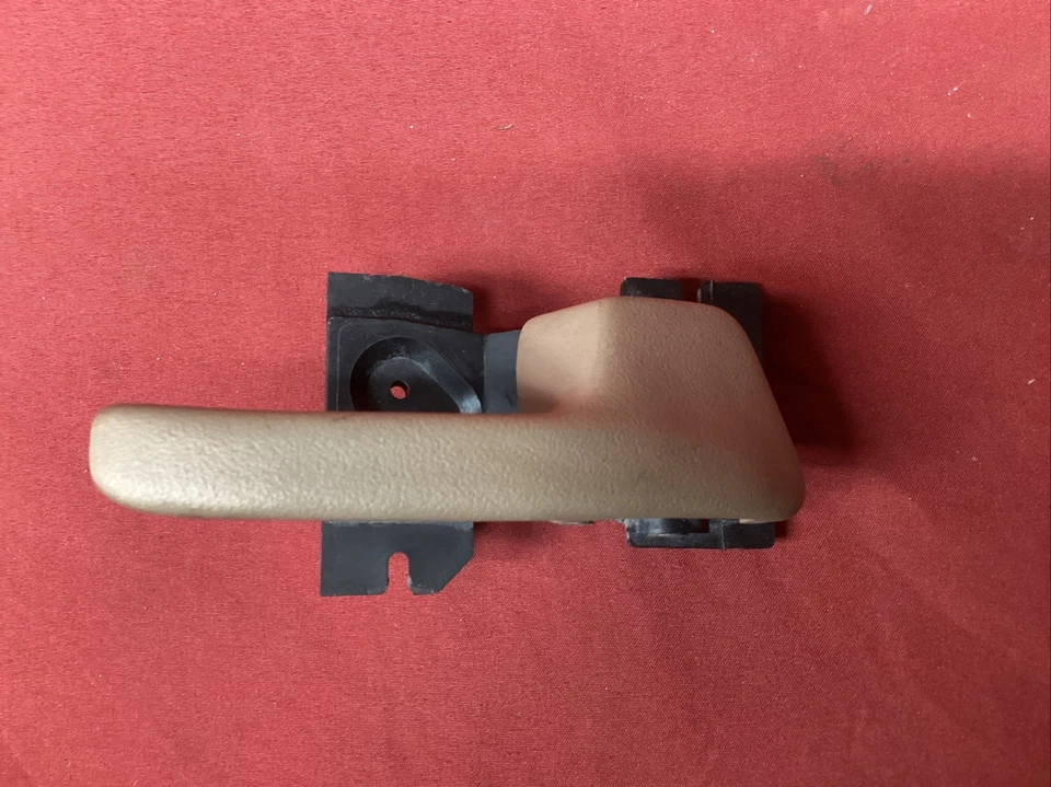 Manija interior derecha Mercury Grand Marquis 1992-1997 F0VB-89-01 Foto 2 de 4