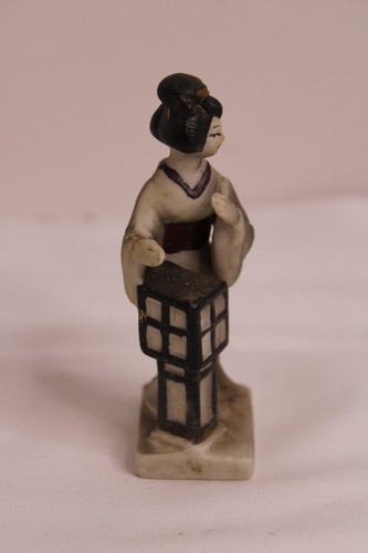 Weibliche japanische Keramikstatue im Kimono ~ einzigartiger Fund! - Bild 4 von 4