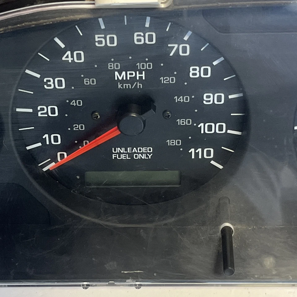 Nissan Frontier 1999 2000 cuadro de instrumentos velocímetro 24810-7Z100 millas sin conocer Foto 3 de 4