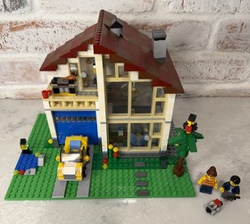 Lego 31012 Creator Family House Complete Set w/ Minifigures & Manuals READ!