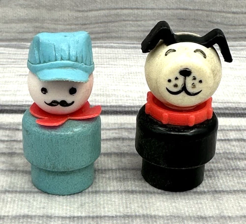 VINTAGE FISHER PRICE LITTLE PEOPLE DOG AND TRAIN CONDUCTOR