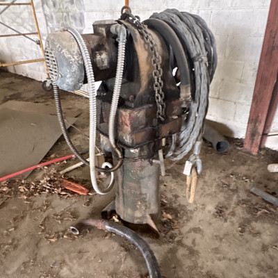 Braden Industrial Winch Hoist with Lifting Cable and Chain