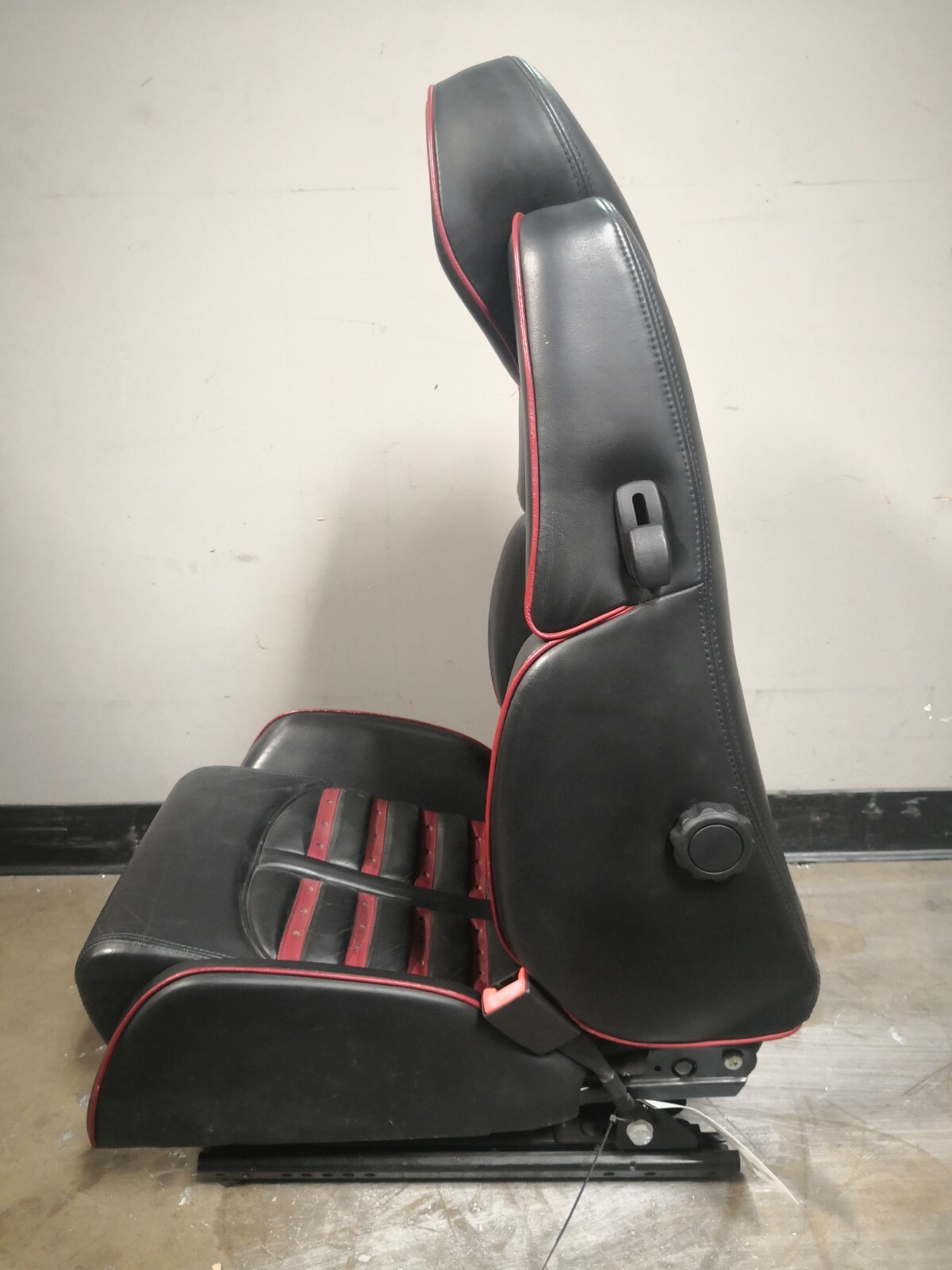 Ferrari 360 RH, Right Front Seat, Daytona, Power, Black/Red Stitching, Used