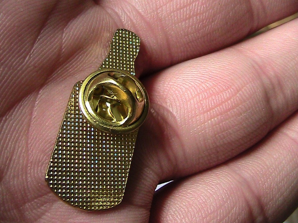 JACK DANIELS OLD NUMBER 7 WHISKY BOTTLE PIN BADGE CLASSIC AMERICAN