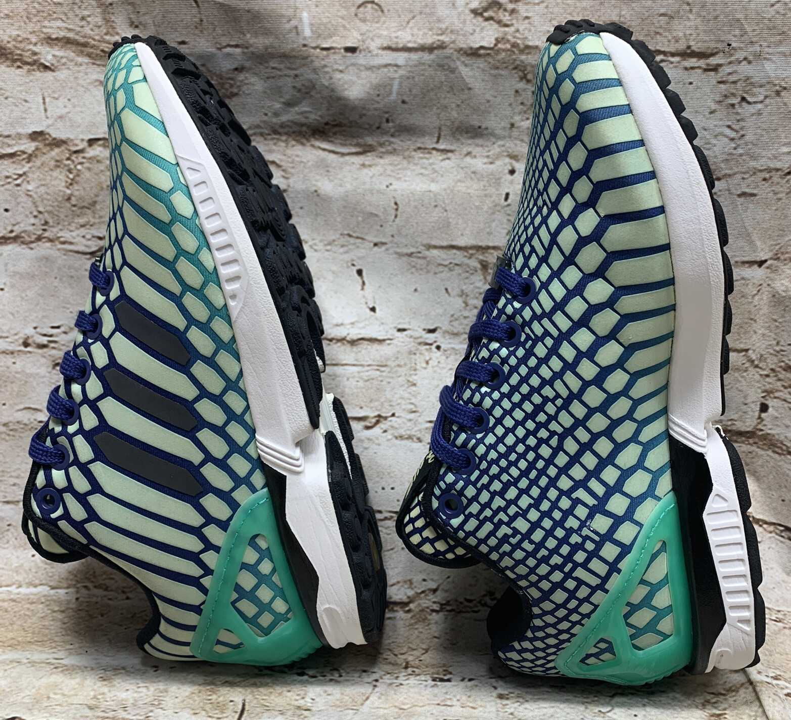 adidas torsion glow in the dark