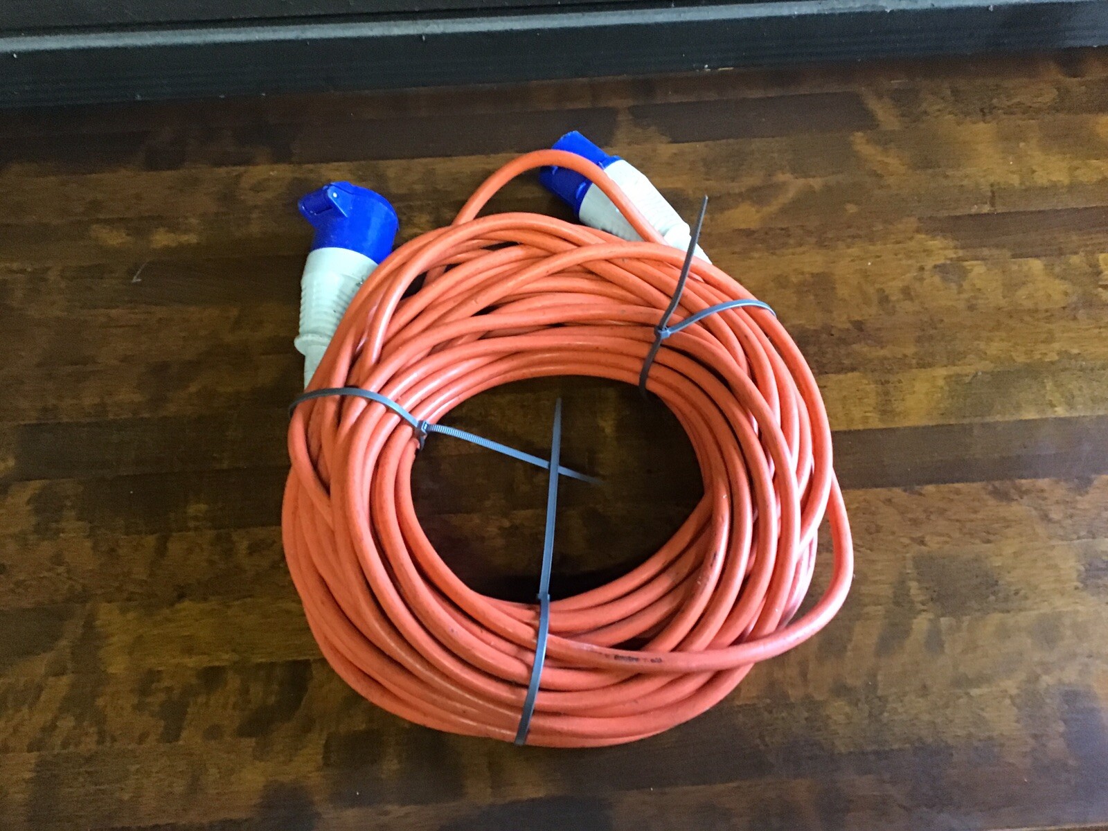 Caravan 25m Hook Up Extension Cable 230V 3pin Mains Electric Lead