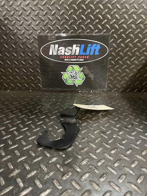 580071937	BRACKET LH CYL.	FITS YALE	GOOD USED	HBU1:232