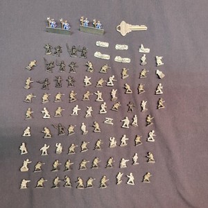 Lot of Valiant Miniatures?  Some WWII   1/32 or 1/35 scale (Please advise)