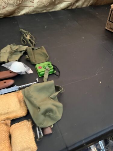 Lotto vestiti e accessori GI Joe 1964 vintage - Foto 17 di 24