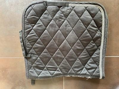 Schwarze Dressurschabracke mit Glitzersteinen Von Equi Theme
