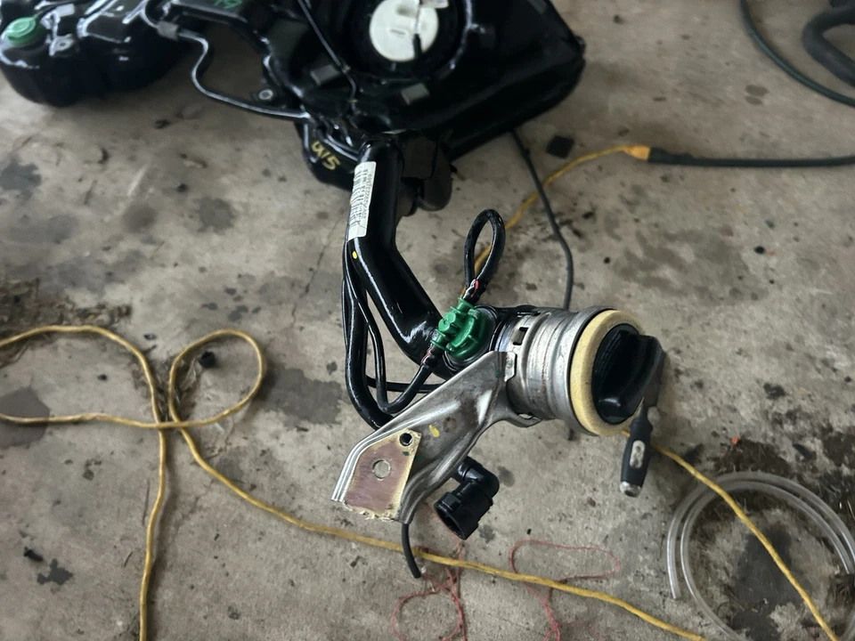 08-12 Mercedes W204 C250 C300 Conjunto Depósito De Gas Combustible 2044700602 Fabricante de Equipo Original Foto 4 de 4