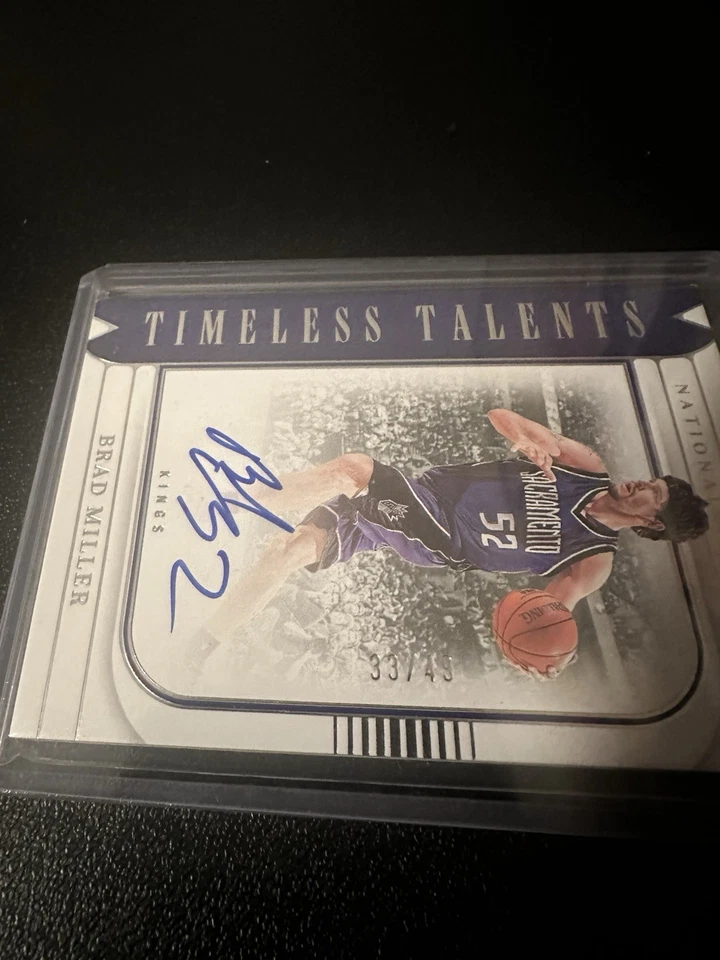 2022-23 National Treasures Timeless Talents Signatures Brad Miller #TTS-BML/49 Foto 2 de 3