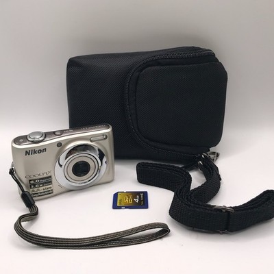 Nikon COOLPIX L21 8.0MP Compact Digital Camera 3x Zoom + Memory Card + NEW Case