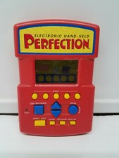 1997 Trivial Pursuit The Best of Genus Handheld Portable Game 1996 MB PERFECTION