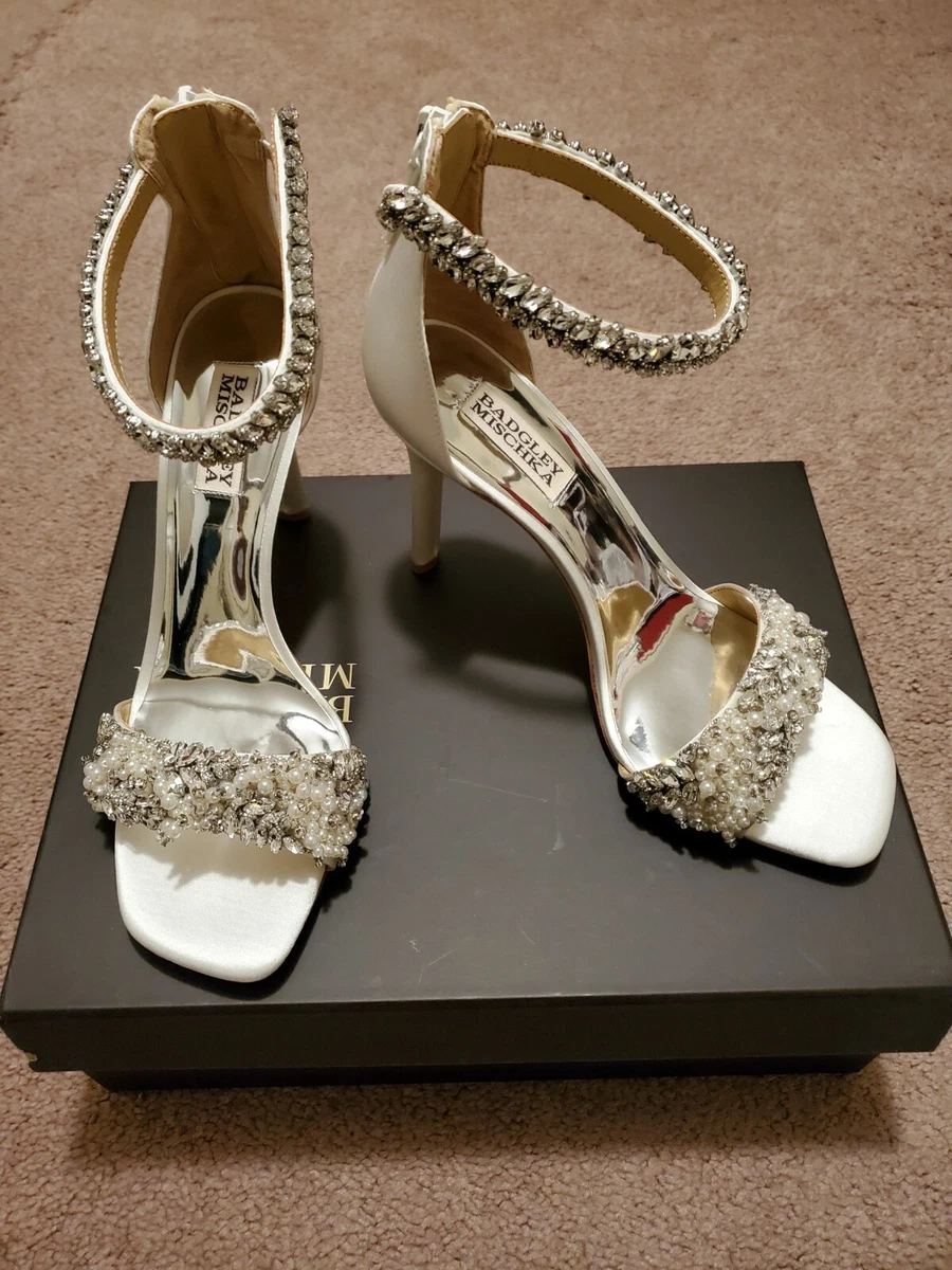 Badgley Mischka White Satin Fiorenza Pumps SIZE 8 1 2. eBay
