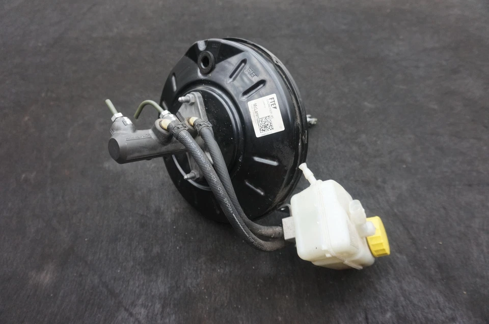 Power Brake Booster Servo Master Cylinder Reservoir 11C0673CP McLaren 650S 15-17 - Image 2 of 4