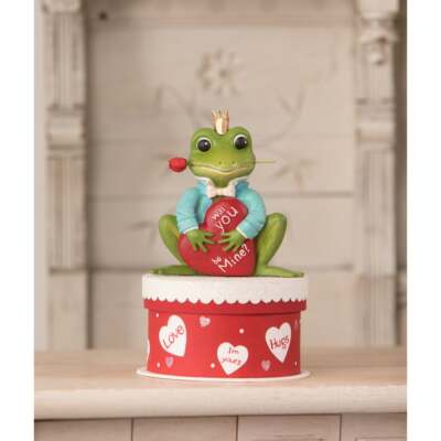 Valentine Froggie Love On Box Be Mine Figurine  by Bethany Lowe New Frog