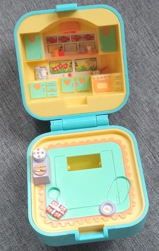 Vtg 1991 Bluebird Polly Pocket Dinnertime Kitchen Ring Case Playset Compact Only