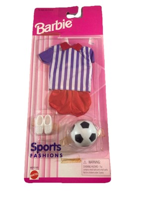 1996 Barbie Sports Fashions Moden-Set / Soccer / Fußball / Mattel 68312, NrfB