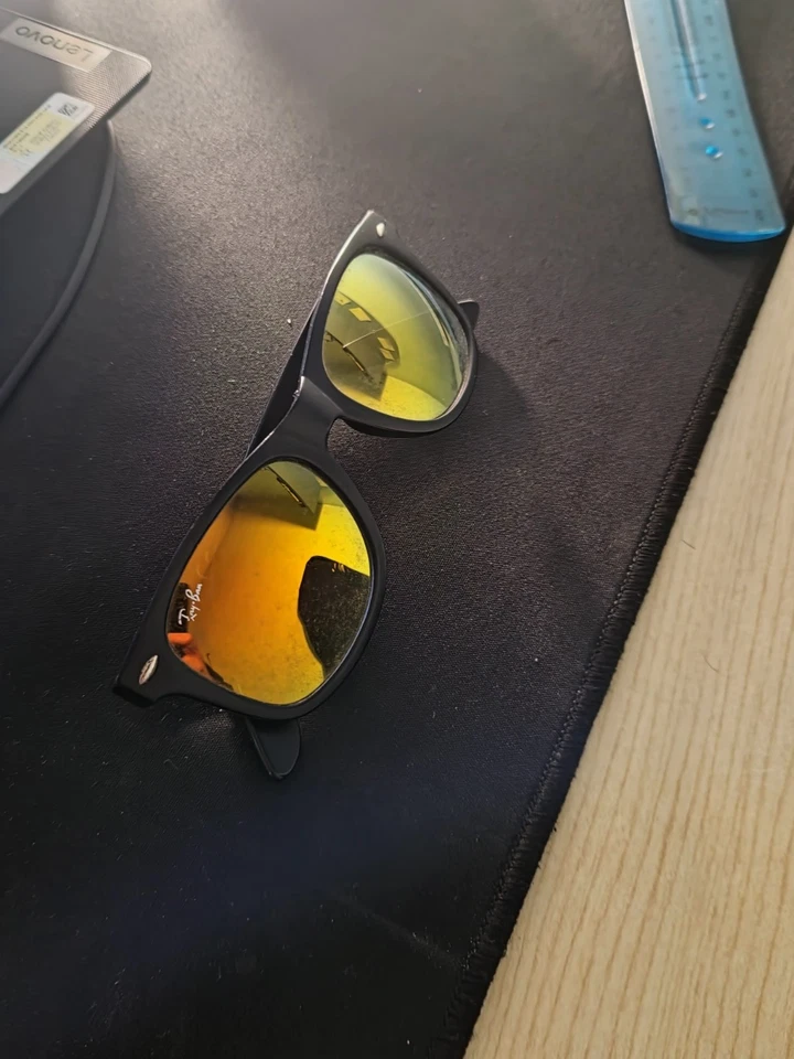 Ray-Ban Folding Wayfarer RB4105, foto 1 di 3