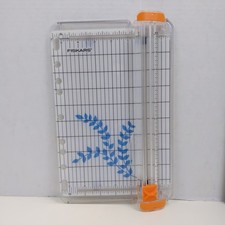 Fiskars Portable Paper Trimmer Cutting Board Ruler Guillotine Craft Scrap