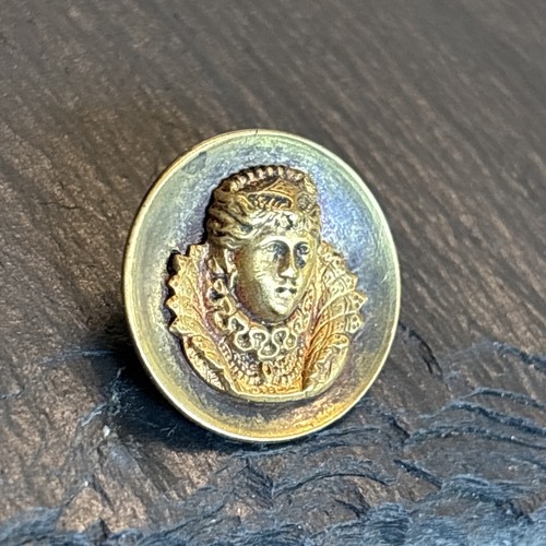 Single Antique Button Figural Bronze - Picture 2 of 6