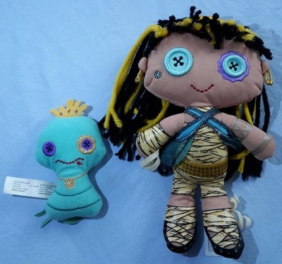 1x Monster High Friends Set Cleo de Nile and Hissette Rag Doll Stoffpuppe T7995