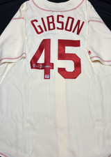 2022 Leaf Autographed Jersey Multi-Sport Edition Memorabilia 8