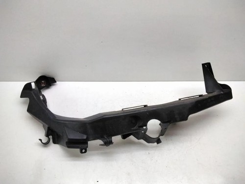 BMW 3 E90 Rechte Scheinwerferhalter 7138402 1.80 Diesel 2009 33700390