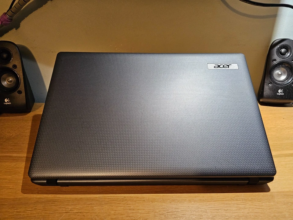 15" Acer Aspire 5749 Core i3-2330M 2.3GHz 4GB 128GB SSD Windows 10 Laptop - Image 4 of 4