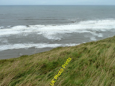 Foto 6x4 Blick nach unten, Hummersea Point Loftus Die Wellen brechen auf c2011