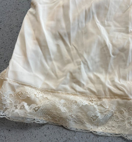 VTG TRIUMPH CREAM TAN LACE SLIP LINGERIE DRESS SZ M