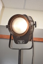 Strand Lighting Fresnelite Studio Spot Fresnel Light Stage Century Tri-Pod 120v
